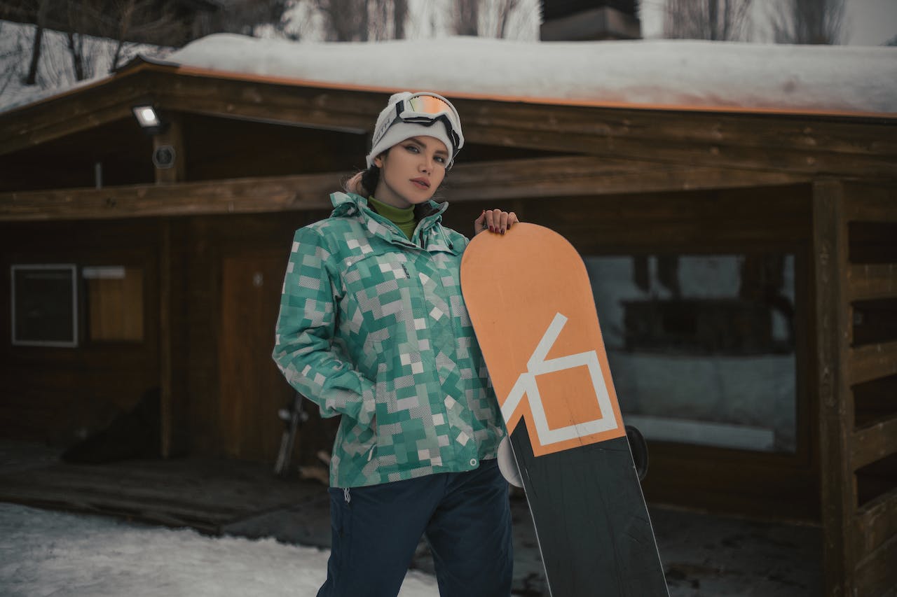 (Advertorial) Aventurile de iarnă la stațiunile de schi: locuri perfecte pentru o zi de schi de neuitat